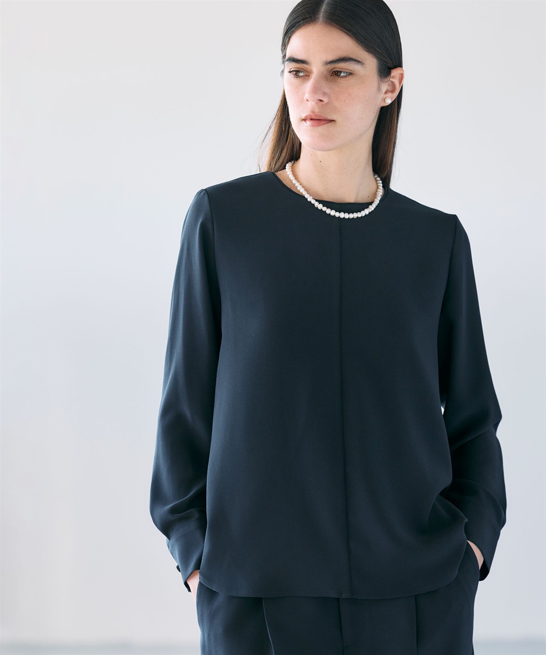 N.O.R.C バックサテンストレッチラウンドネックブラウス_sub_3