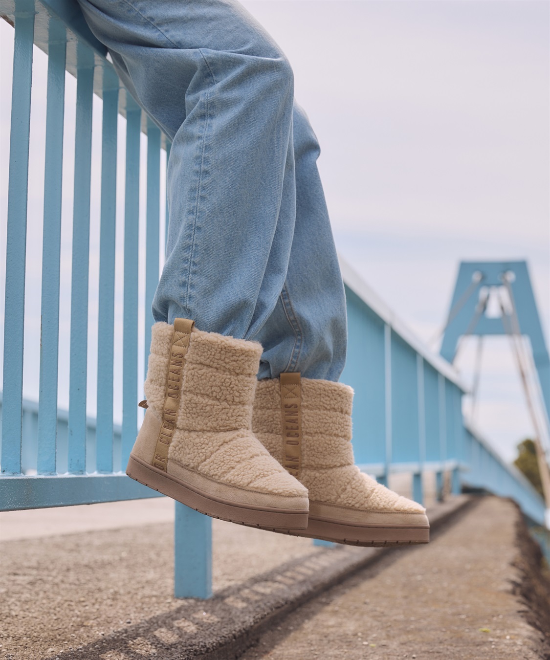 Piping hot ugg boots deals