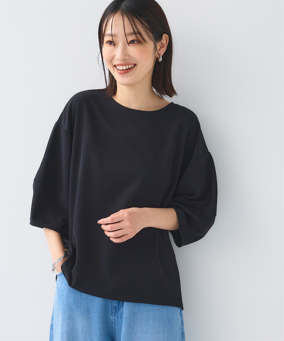 NAPATA MELLOE 黒の刺繍入り割烹着 バルーンスリーブ NAPATA MELLOE 黒の刺繍入り割烹着 バルーンスリーブ