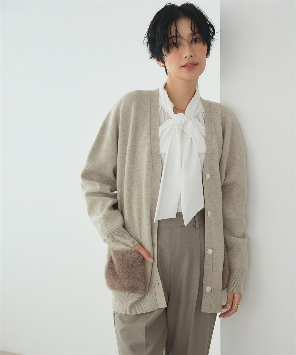 CROSS FUNCTION 《洗える》サマ美え ファーポケットVネックカーディガン_sub_3