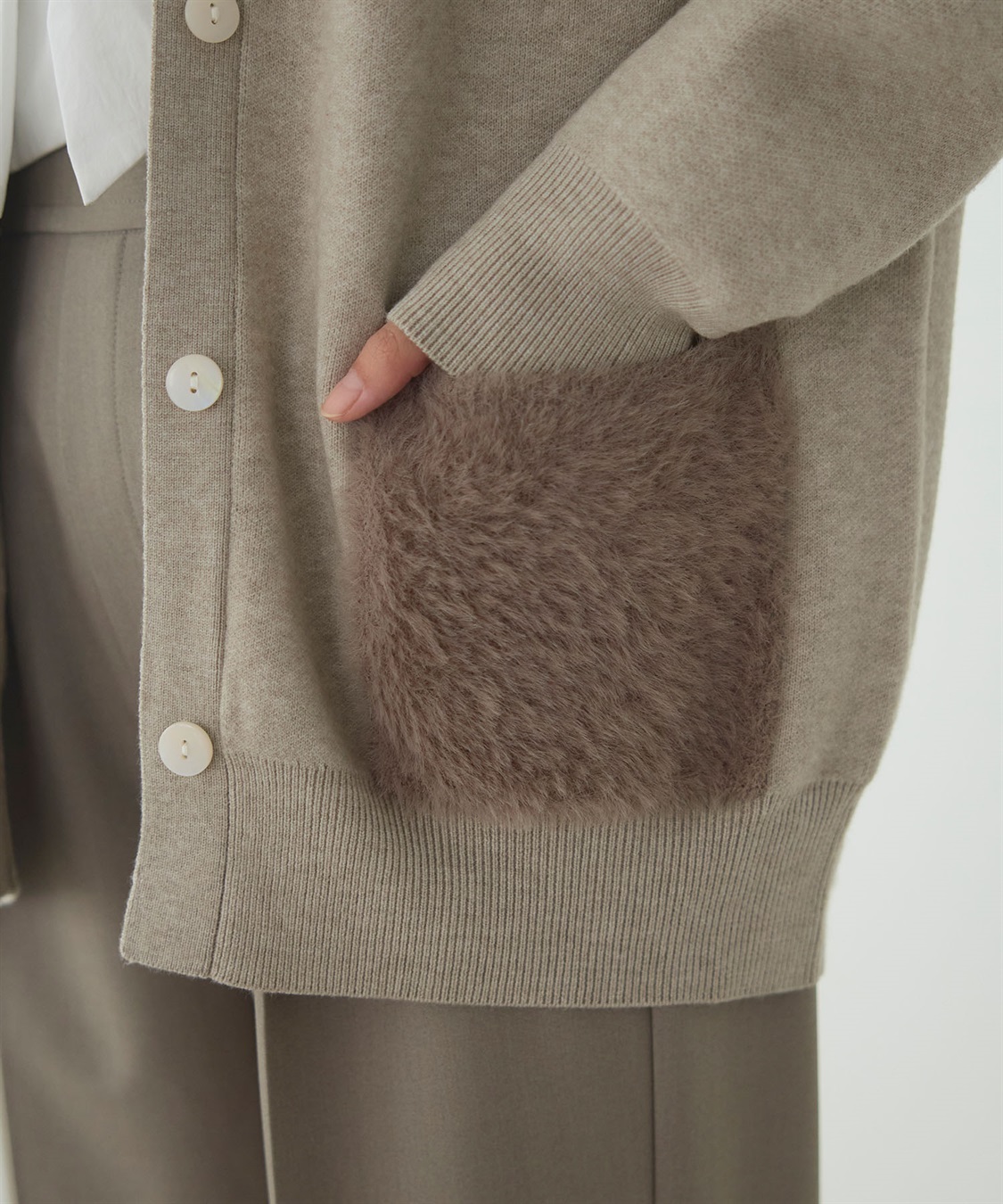 CROSS FUNCTION 《洗える》サマ美え ファーポケットVネックカーディガン_sub_26