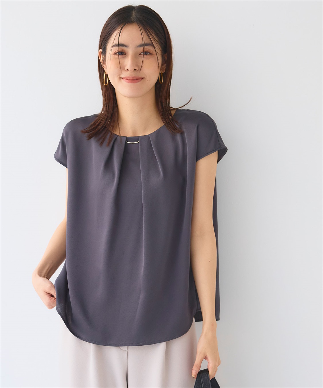 CROSS FUNCTION 《シワになりにくい》正解タックフレンチスリーブサテンブラウス_sub_3