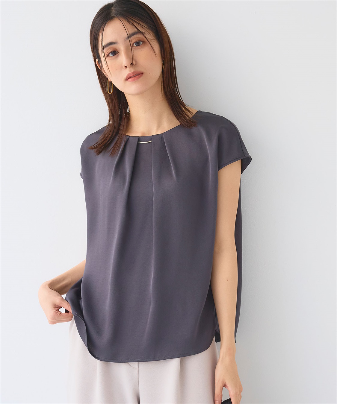 CROSS FUNCTION 《シワになりにくい》正解タックフレンチスリーブサテンブラウス_sub_4