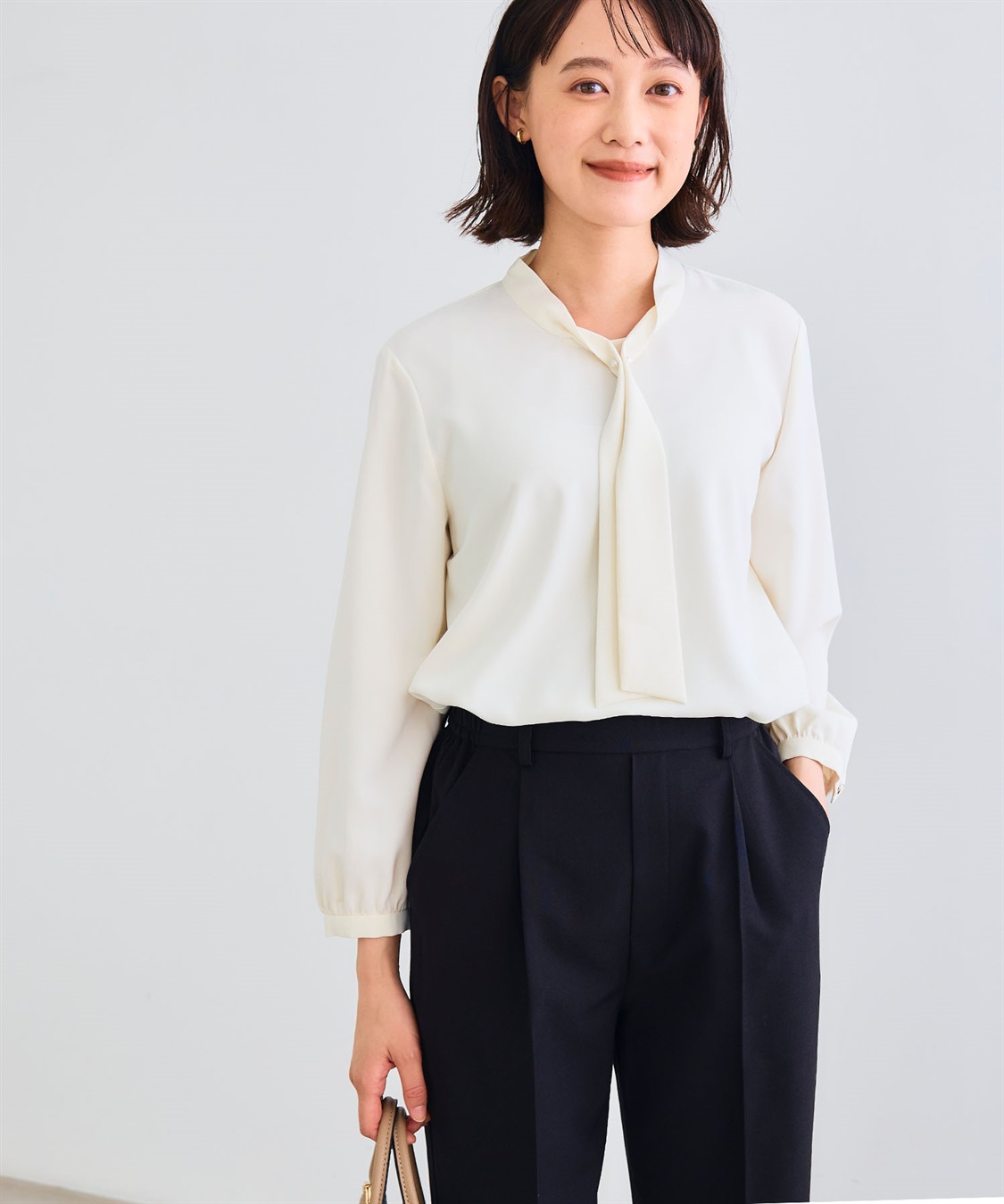 CROSS FUNCTION 《シワになりにくい》シルキーサテンパールボウタイブラウス_sub_2