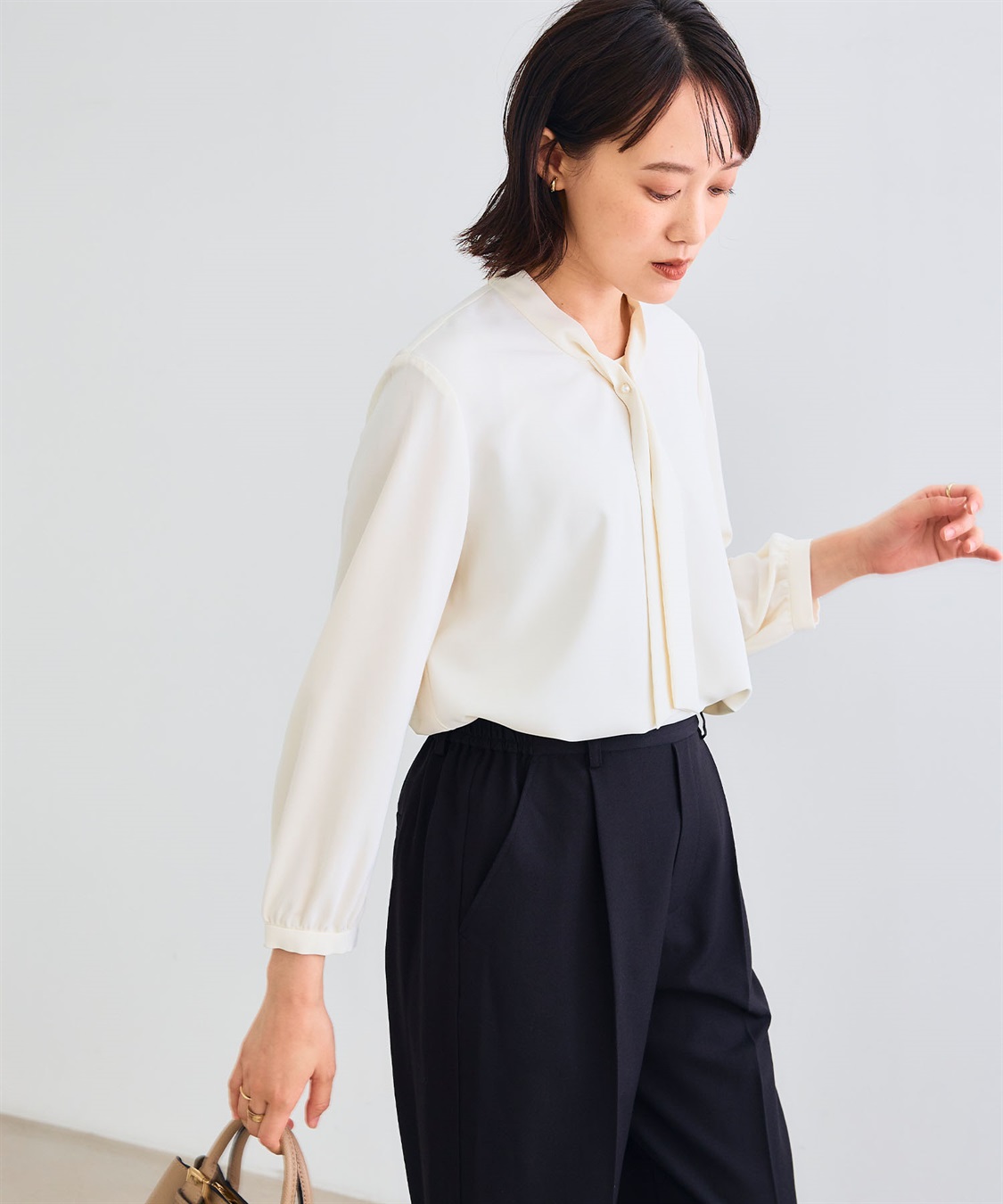 CROSS FUNCTION 《シワになりにくい》シルキーサテンパールボウタイブラウス_sub_5
