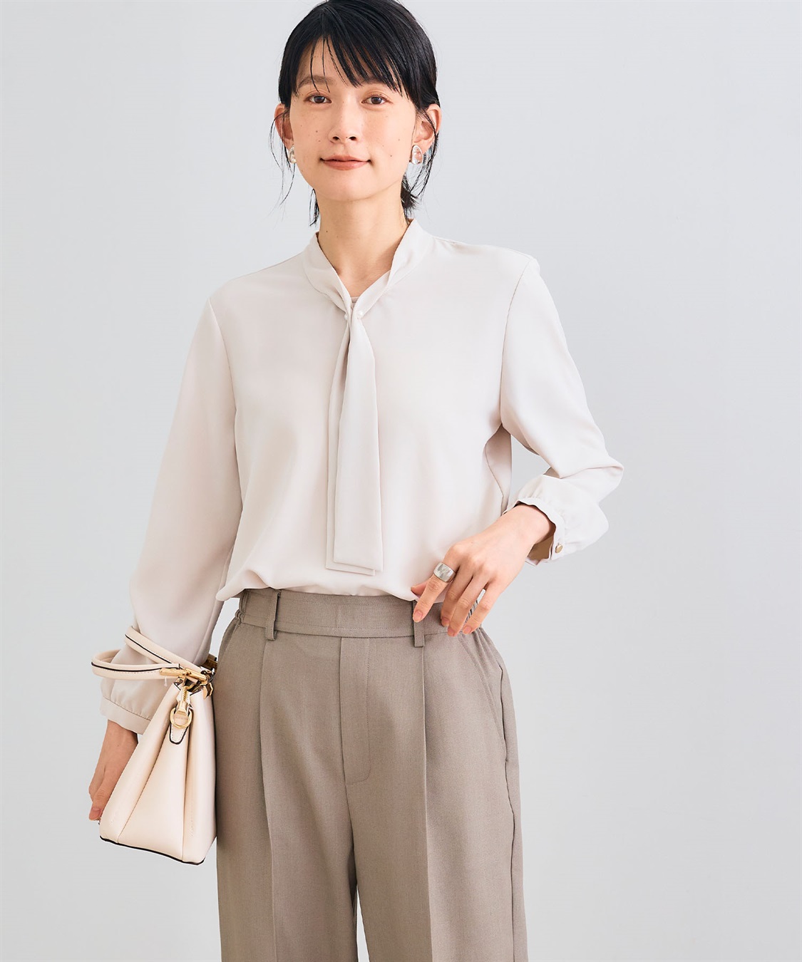 CROSS FUNCTION 《シワになりにくい》シルキーサテンパールボウタイブラウス_sub_12