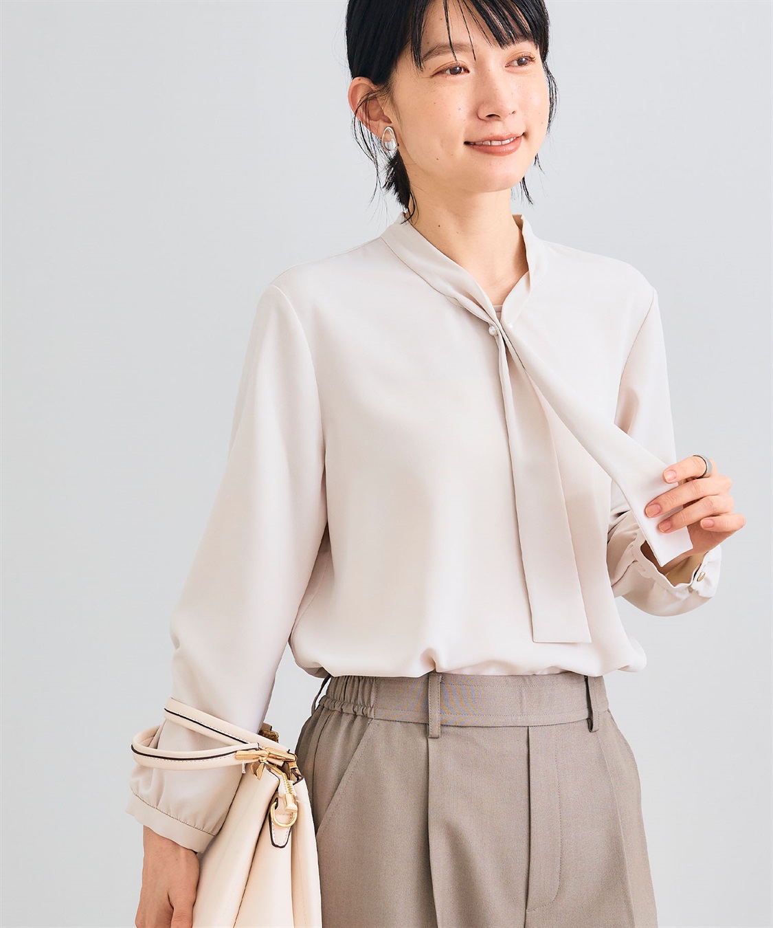 CROSS FUNCTION 《シワになりにくい》シルキーサテンパールボウタイブラウス_sub_14