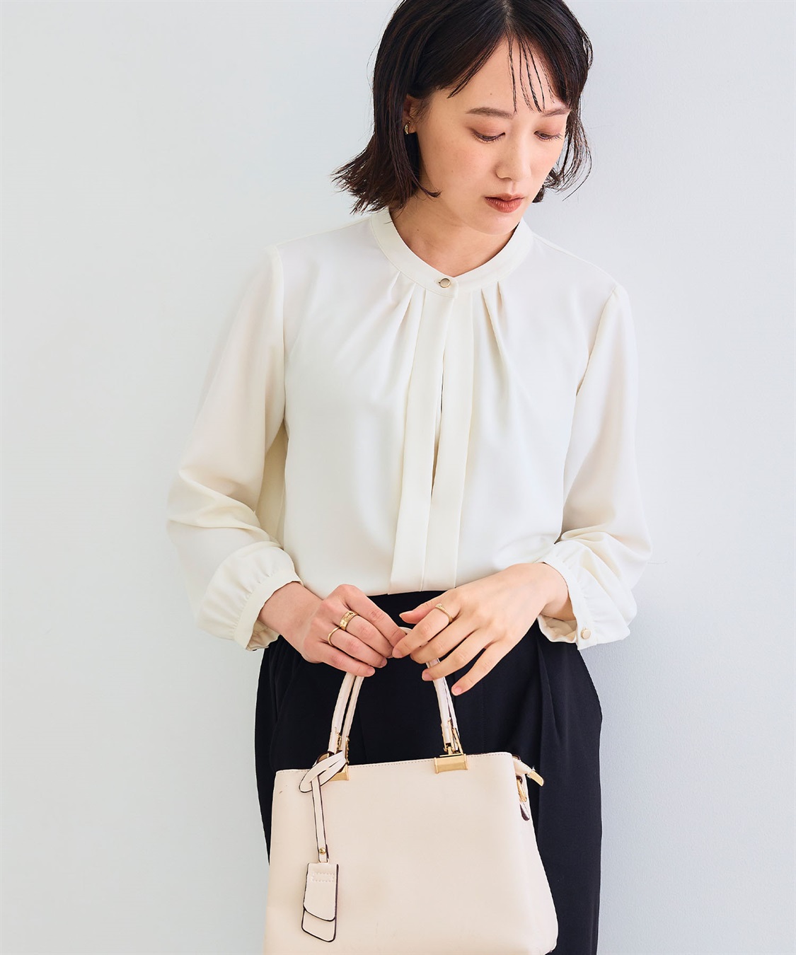 CROSS FUNCTION 《シワになりにくい》シルキーサテン2WAYタックブラウス_sub_12