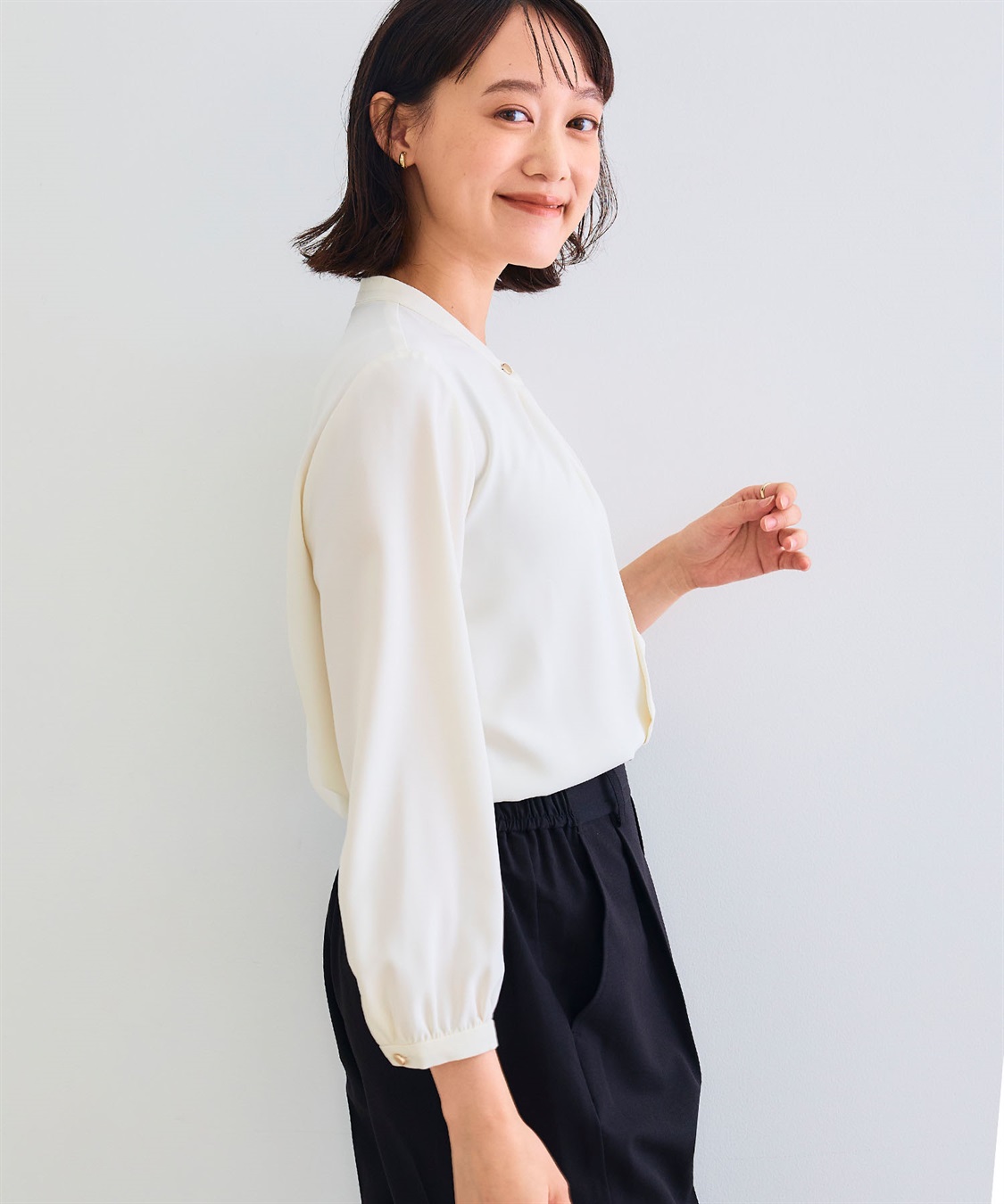 CROSS FUNCTION 《シワになりにくい》シルキーサテン2WAYタックブラウス_sub_14