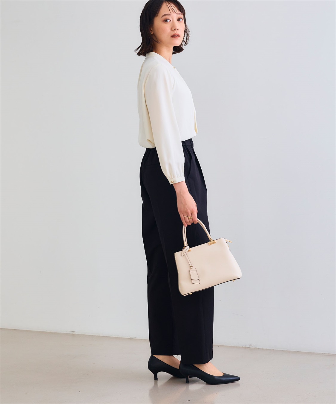 CROSS FUNCTION 《シワになりにくい》シルキーサテン2WAYタックブラウス_sub_21