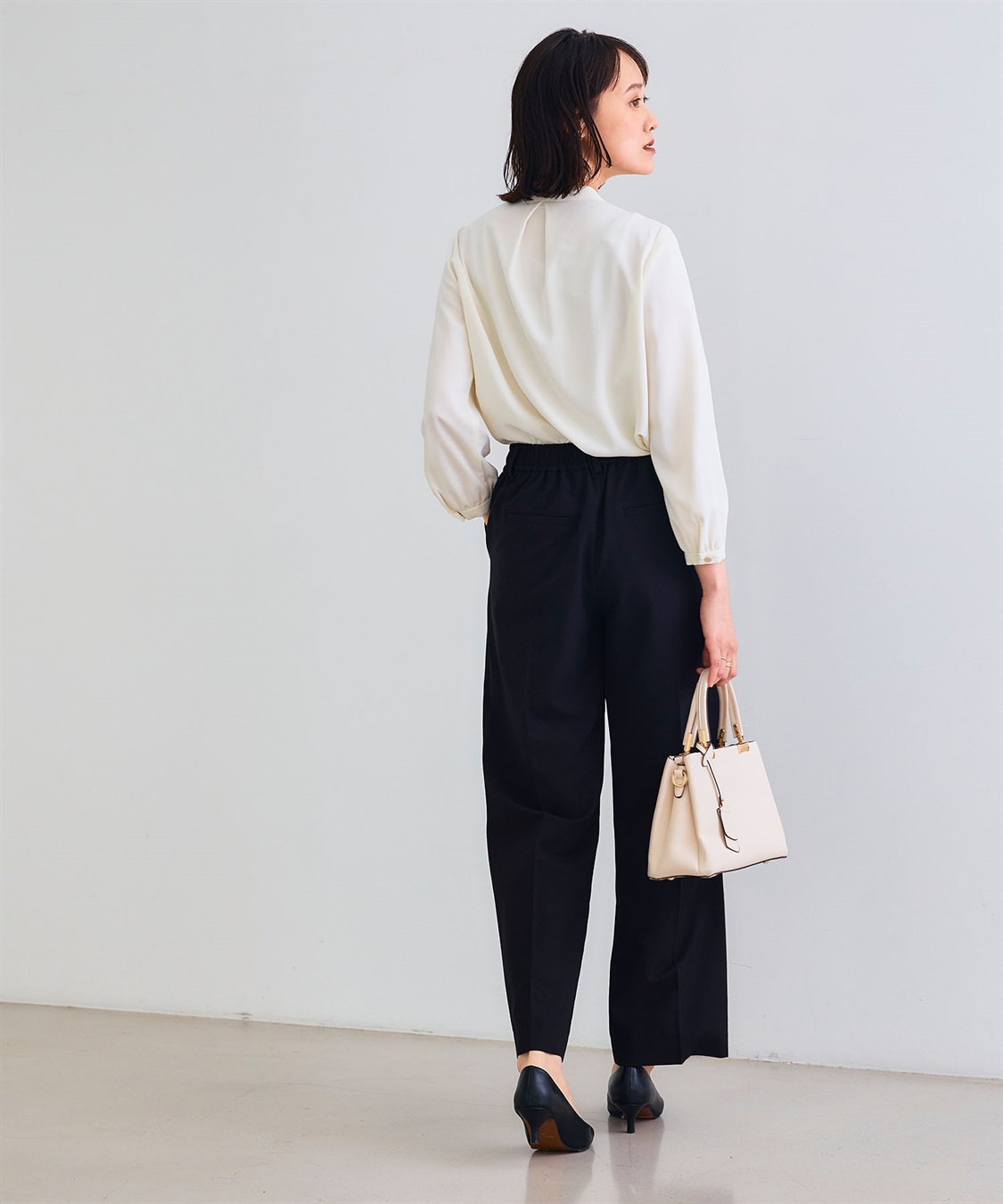 CROSS FUNCTION 《シワになりにくい》シルキーサテン2WAYタックブラウス_sub_22