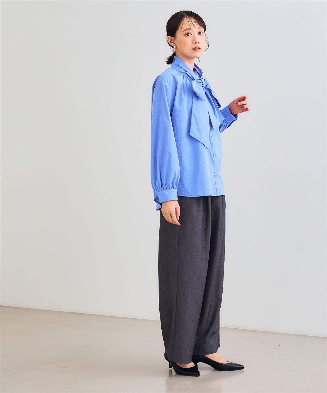 CROSS FUNCTION 《シワになりにくい》リボンボウタイボリュームシャツ_sub_9