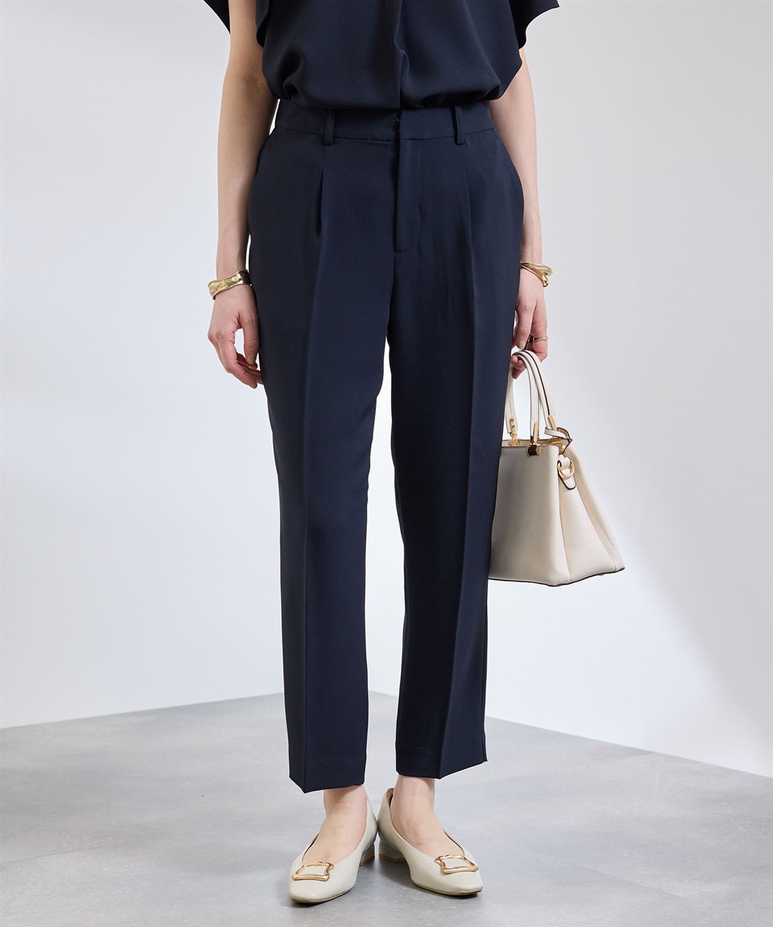 CROSS FUNCTION 《防シワ》サマナチュラリュクス センタープレステーパードパンツ_sub_4