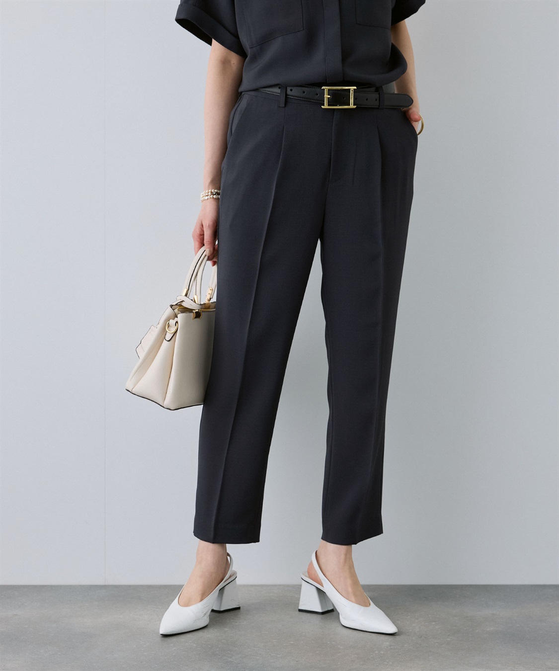 CROSS FUNCTION 《防シワ》サマナチュラリュクス センタープレステーパードパンツ_sub_16