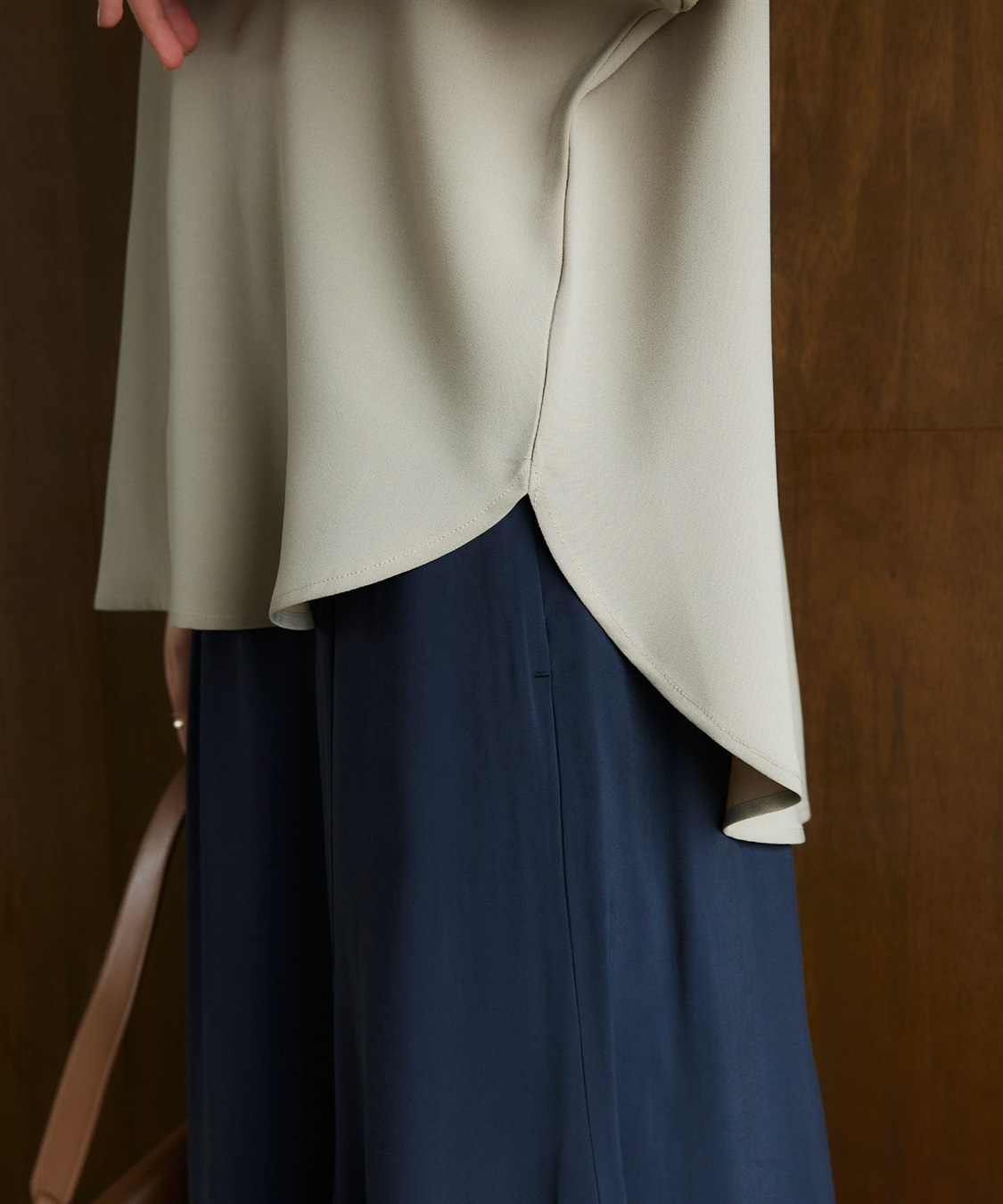 CROSS FUNCTION 《防シワ》サマナチュラリュクス ダブルポケットバンドカラーブラウス_sub_29