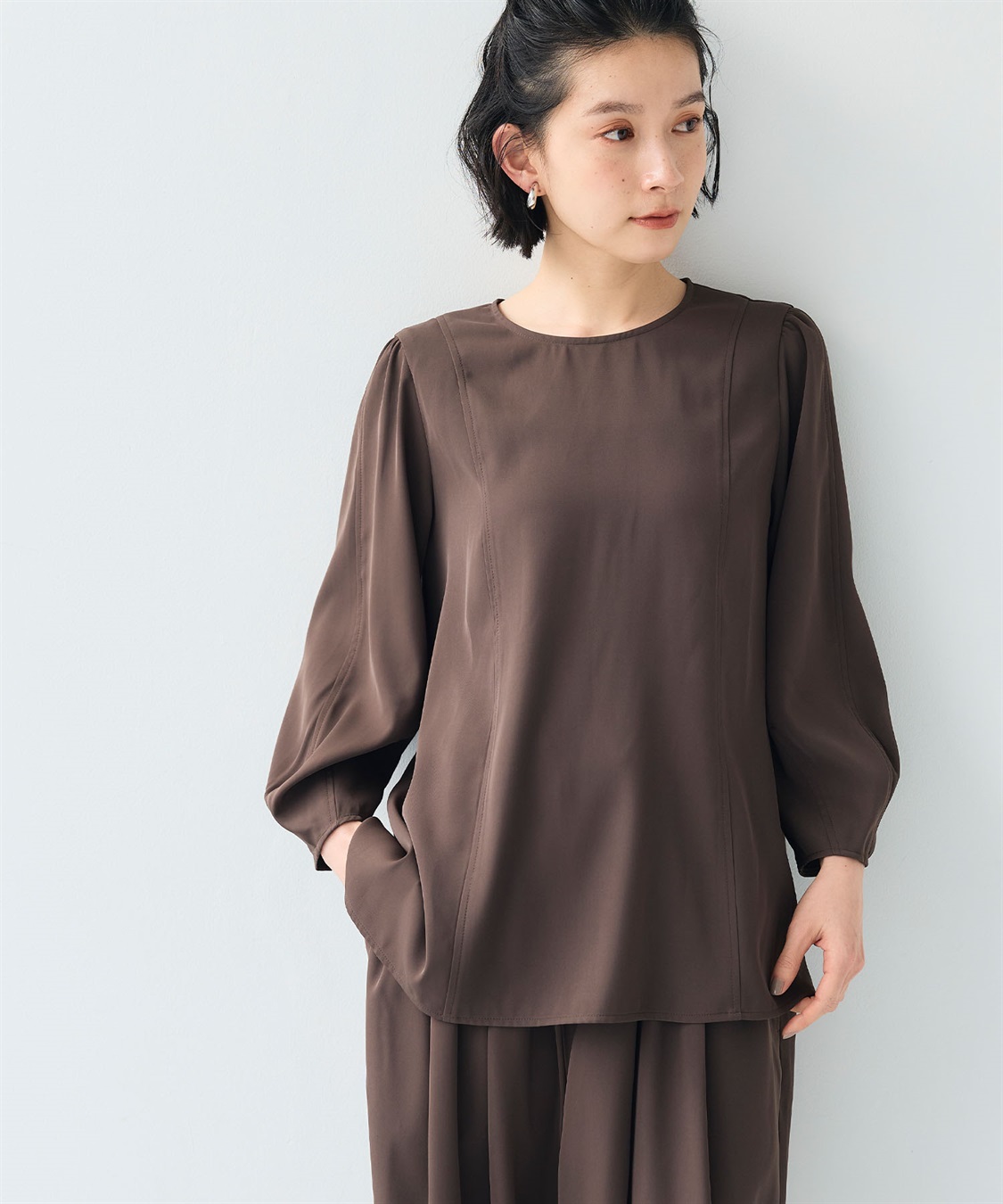 CROSS FUNCTION 《シワになりにくい》サマ美え バックサテンツイルパフブラウス_sub_21
