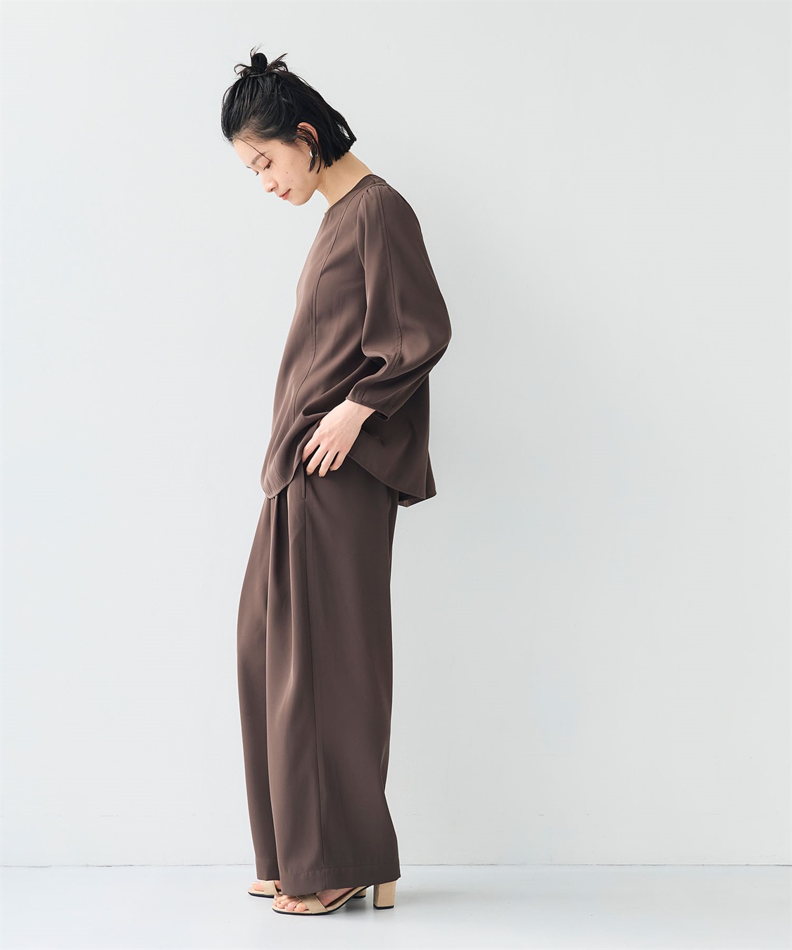 CROSS FUNCTION 《シワになりにくい》サマ美え バックサテンツイルパフブラウス_sub_24