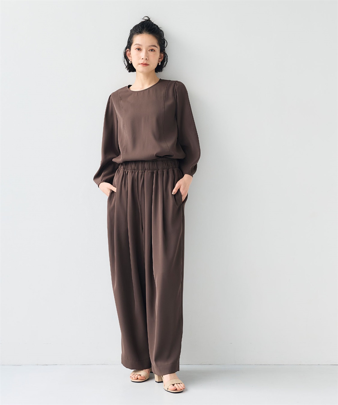 CROSS FUNCTION 《シワになりにくい》サマ美え バックサテンツイルパフブラウス_sub_27