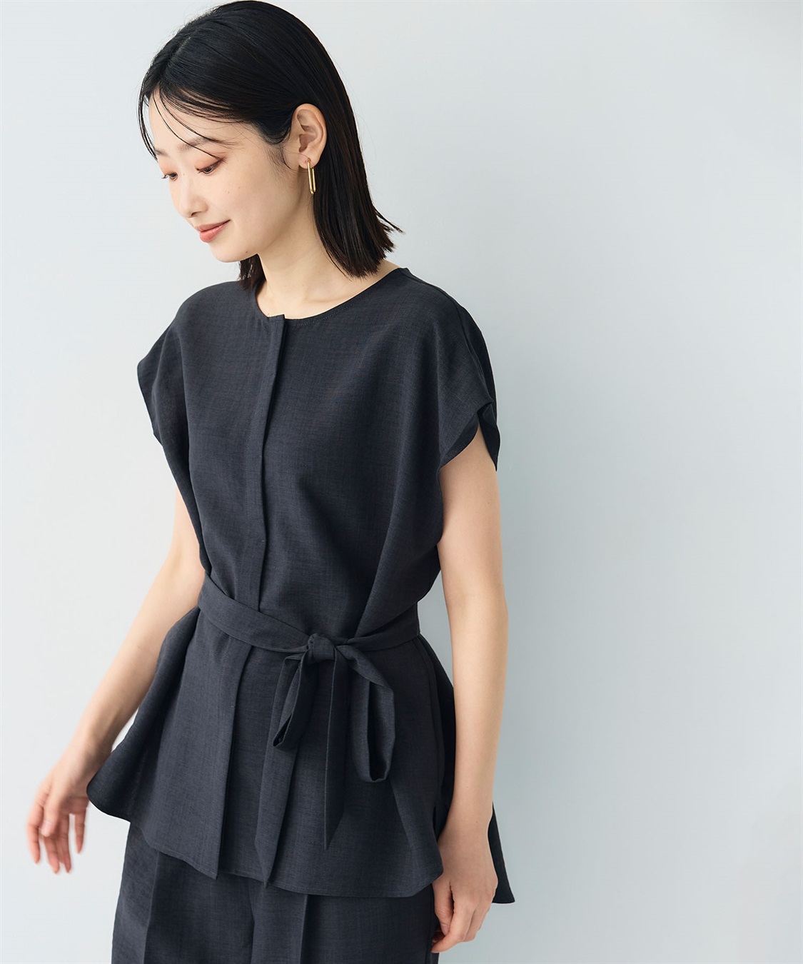 CROSS FUNCTION 《シワになりにくい》サマナチュラ リネンライクベルト付きフレンチスリーブブラウス_sub_3
