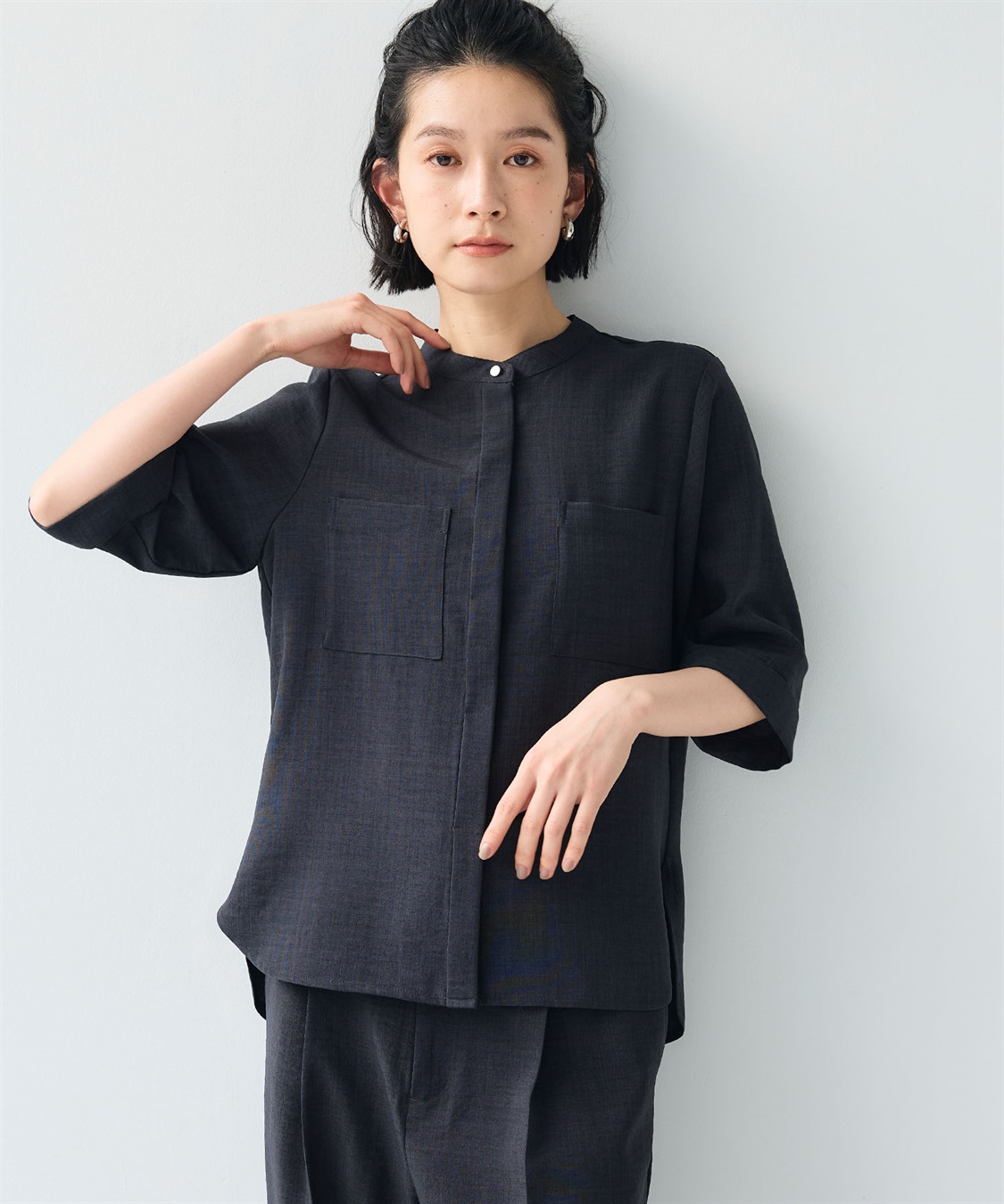 CROSS FUNCTION 《シワになりにくい》サマナチュラ リネンライクバンドカラーハーフスリーブブラウス_sub_10