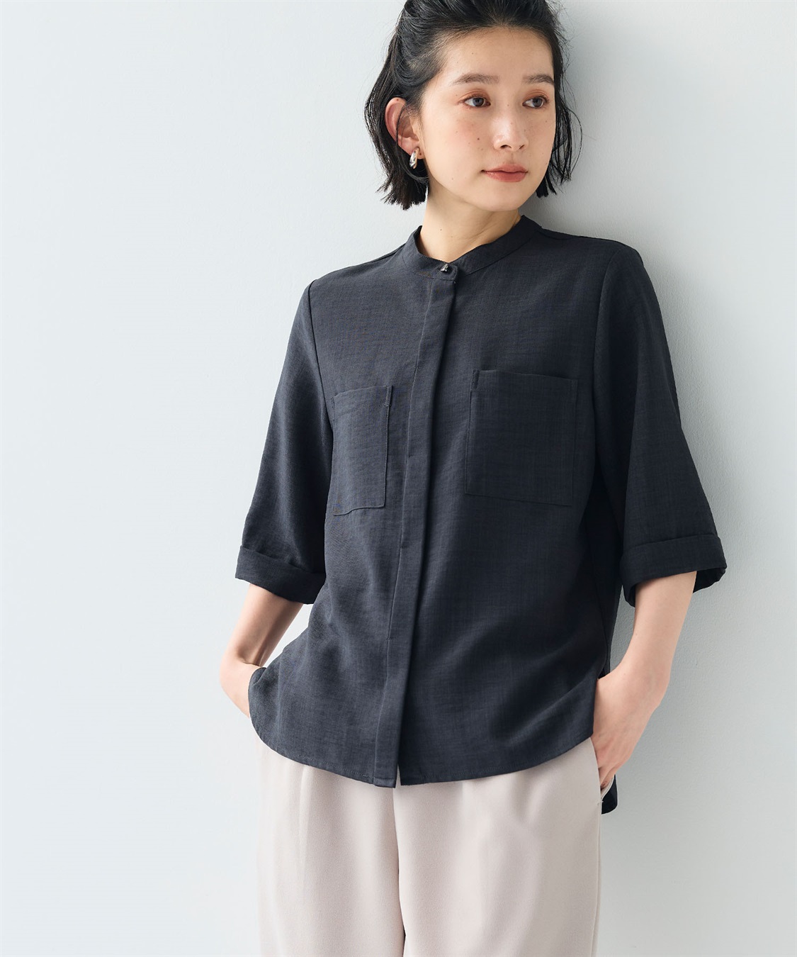 CROSS FUNCTION 《シワになりにくい》サマナチュラ リネンライクバンドカラーハーフスリーブブラウス_sub_14