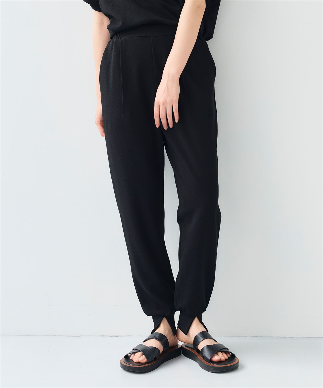 CROSS FUNCTION 《シワになりにくい》【セットアップ】サマ美え カットジョーゼット前スリットジョガーパンツ_sub_16