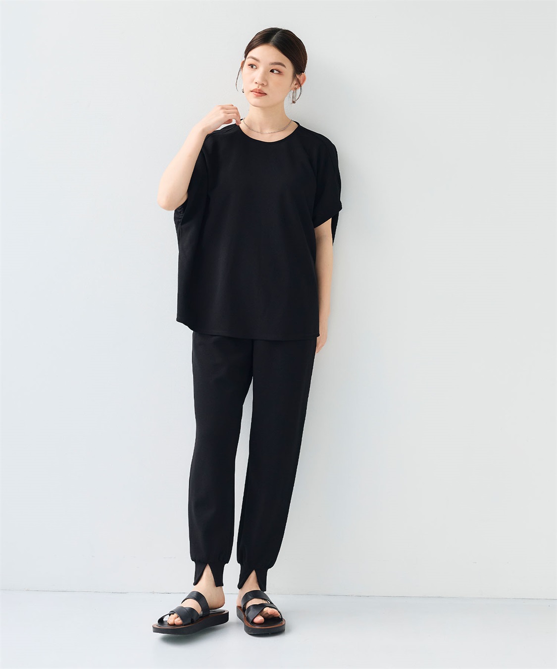 CROSS FUNCTION 《シワになりにくい》【セットアップ】サマ美え カットジョーゼット前スリットジョガーパンツ_sub_17