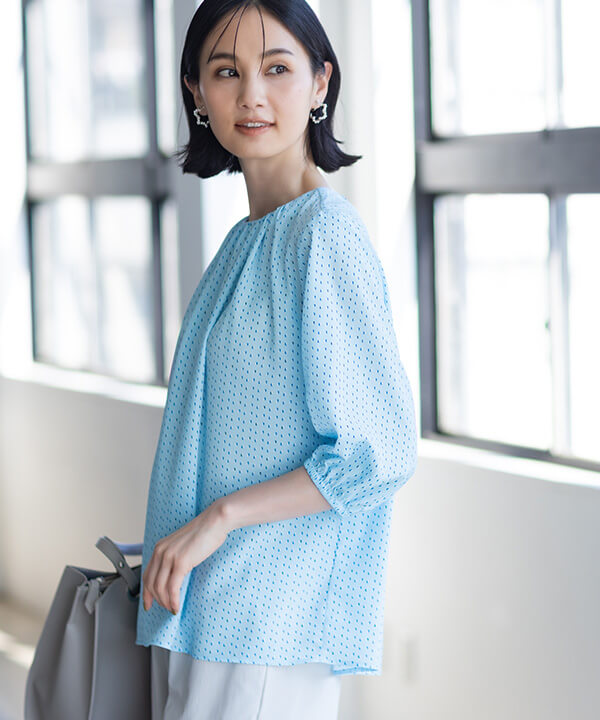 Square dot blouseのスタイリング