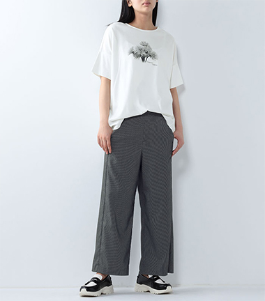 WHITE　ワイドパンツ合わせ