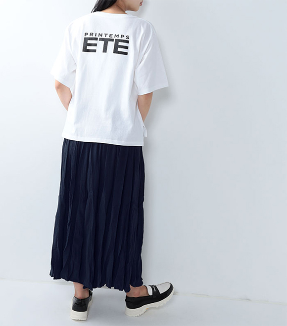 バックプリントTシャツ（ポーチ付き）