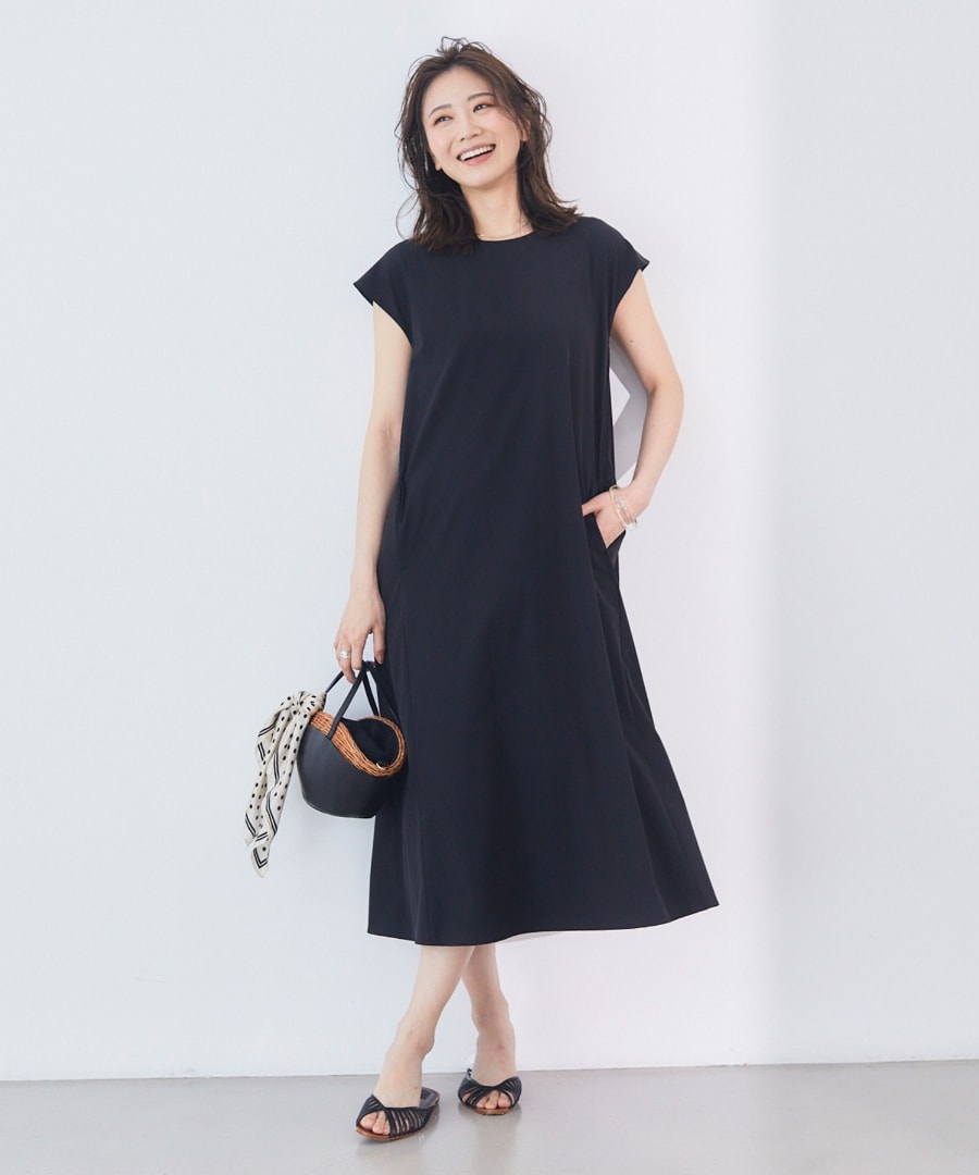 ワンピースを着用している女性の写真６
