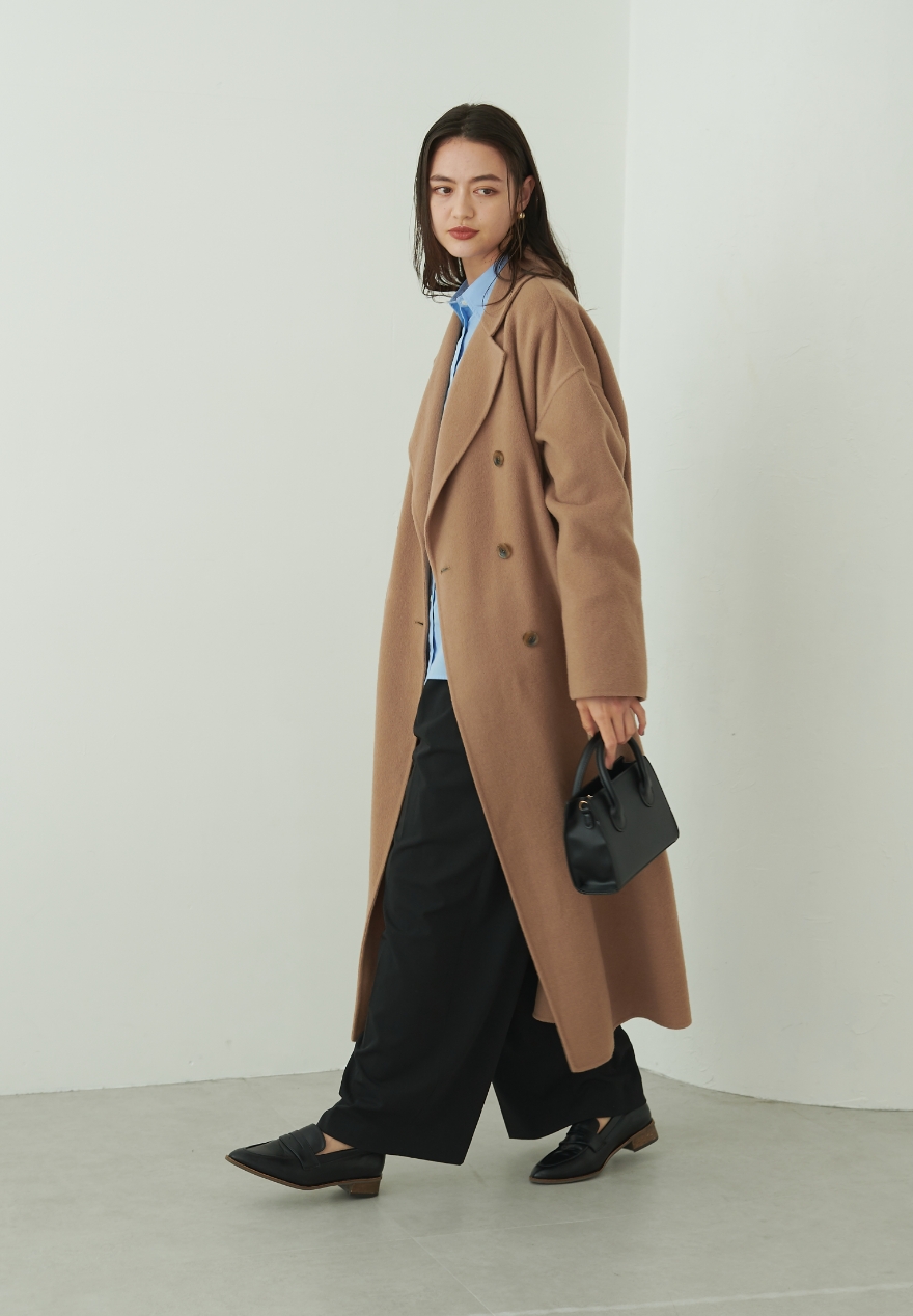 OUTER LOOK BOOK NORCの服を着用している女性モデルの画像02