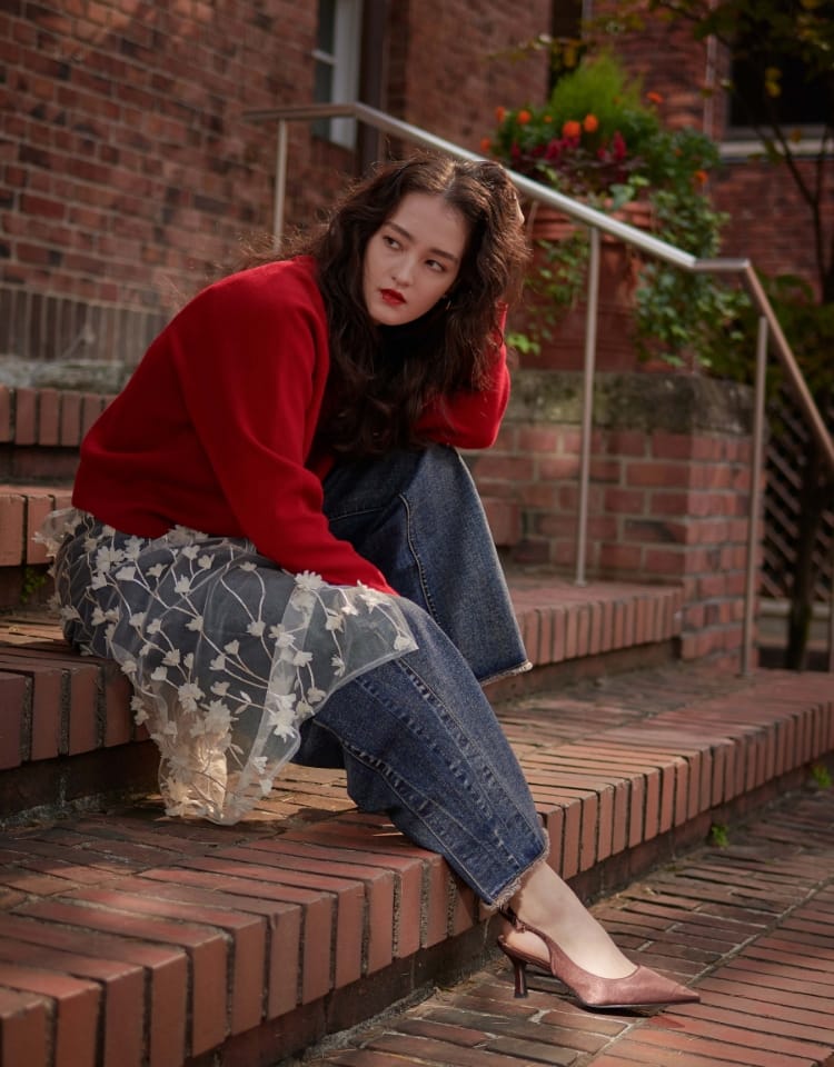 ELLEgirl Knit Cardigan & Skirt & Pantsを着用した女性 01