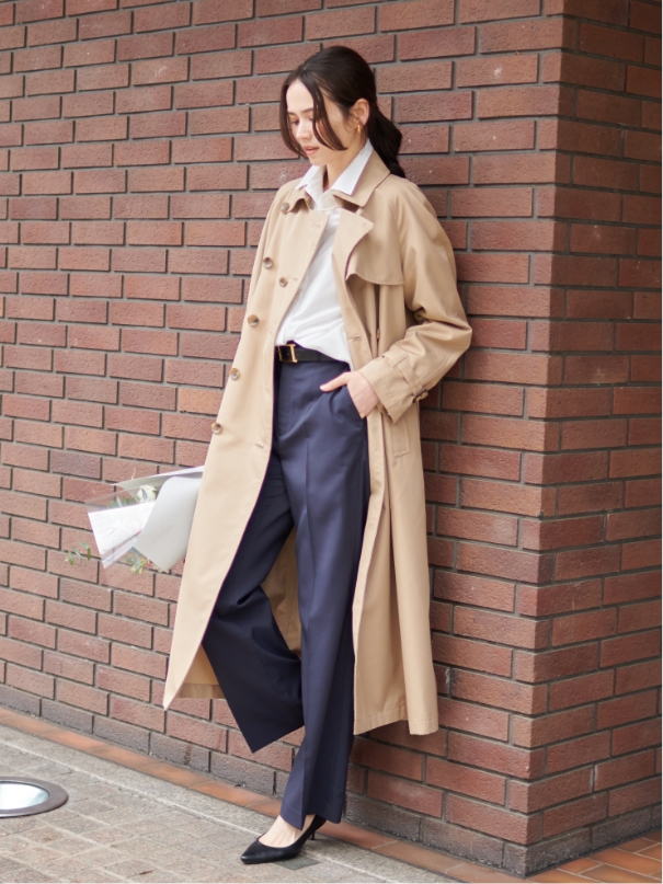 N.O.R.C Trench coat＆Shirt＆Pantsを着用した女性 04