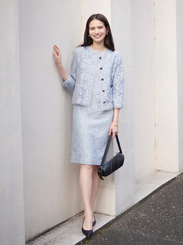 49AV JUNKO SHIMADA Jacket＆Dressを着用した女性 04