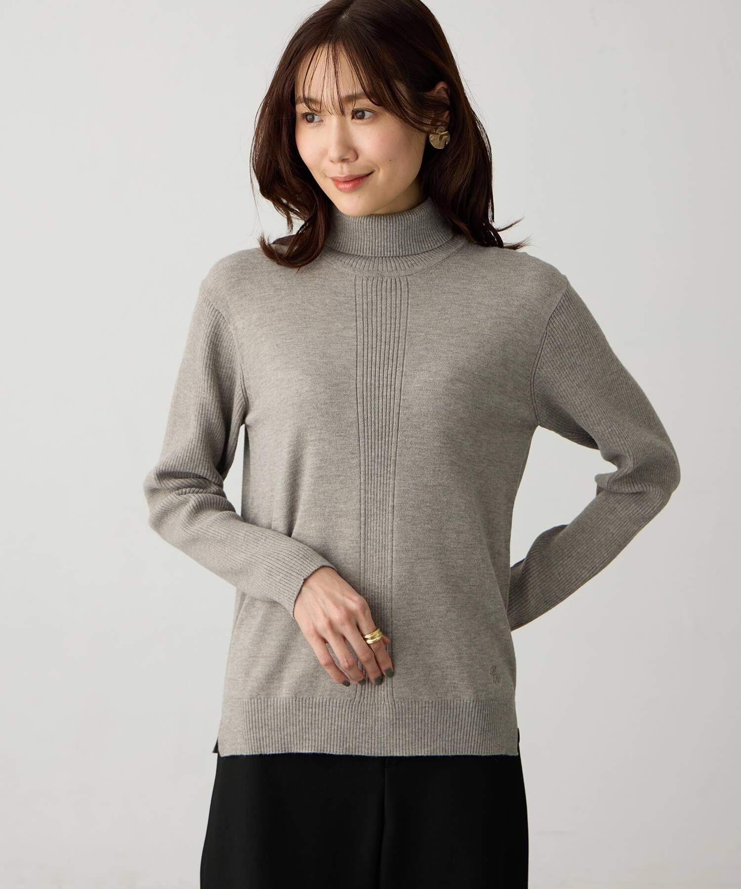 タートルネックプルオーバー【吸湿発熱】の商品画像