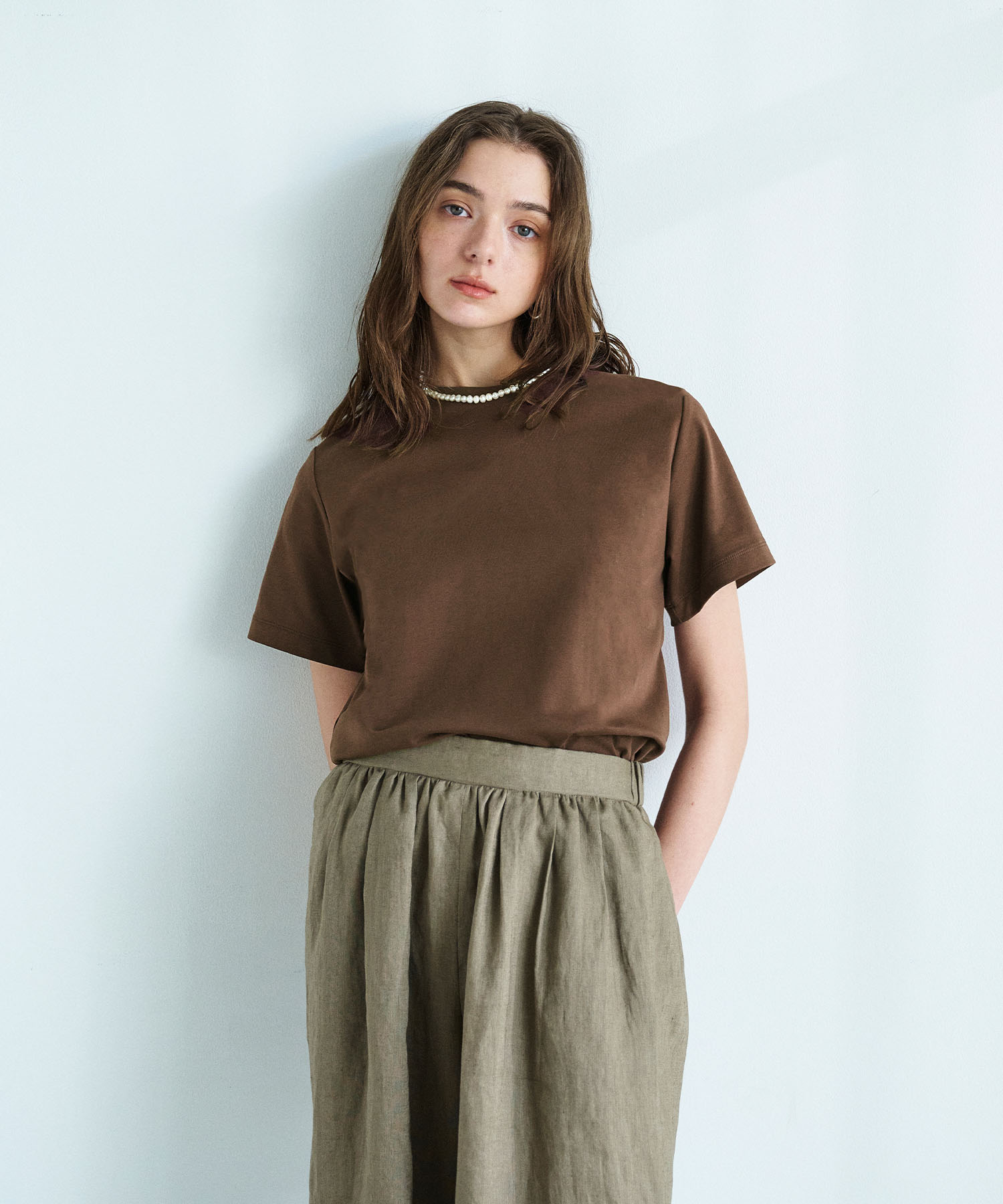 N.O.R.C 【マルチファンクション】Tシャツを着用した女性 01