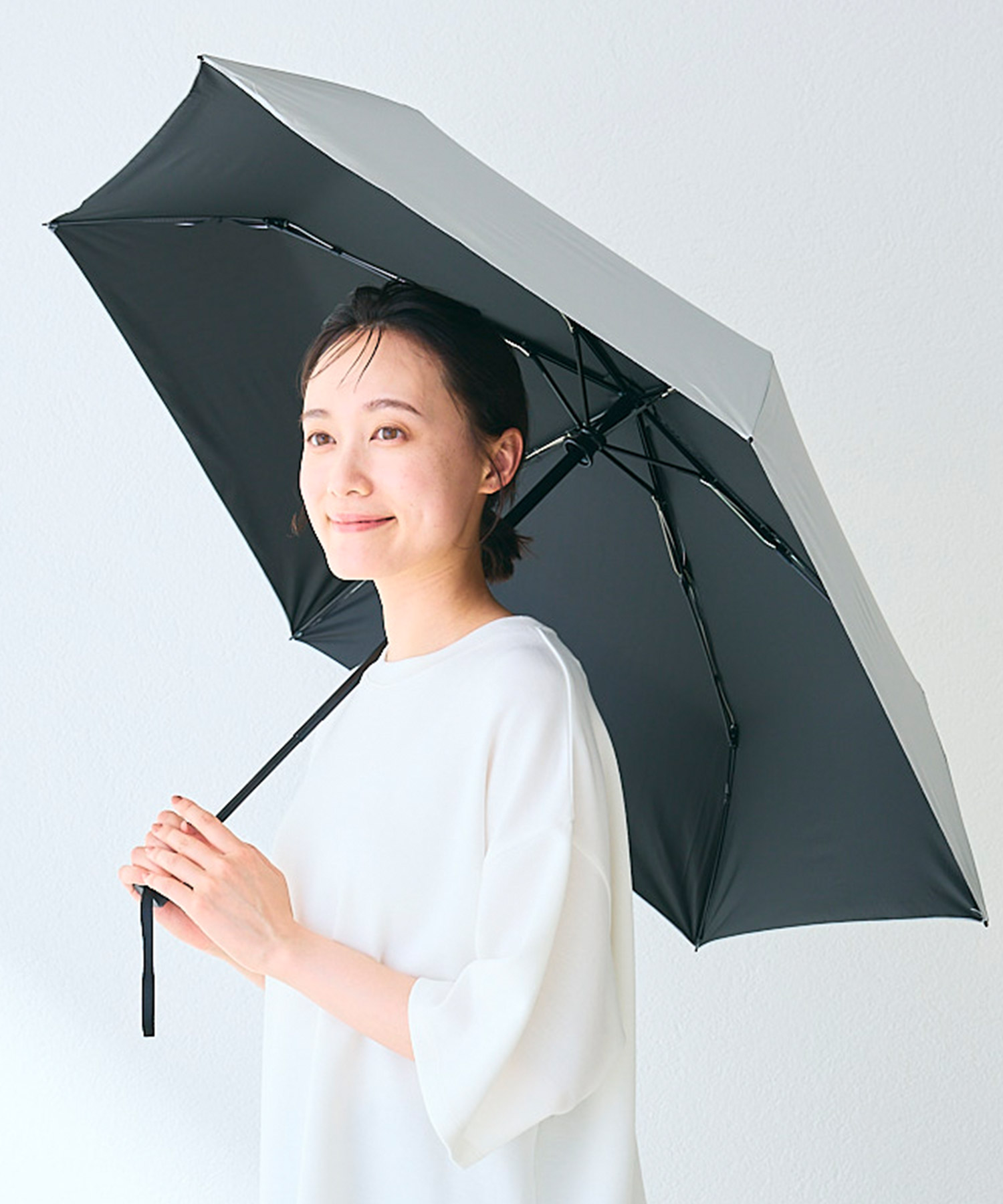 Life Style by cross marche 【Yoki】晴雨兼用美肌傘 日傘 ユニセックス 男女兼用 軽量を着用した女性