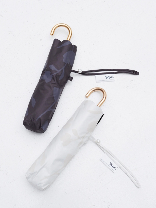 ブラックの折りたたみ日傘 遮光フラワーシャドウ ミニ【完全遮光100％＆完全UVカット100％生地 コンパクト 晴雨兼用】・グレーの折りたたみ日傘 遮光フラワーシャドウ ミニ【完全遮光100％＆完全UVカット100％生地 コンパクト 晴雨兼用】