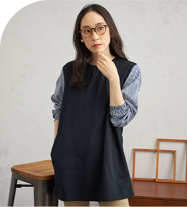 ドッキングチュニックプルオーバーを着用している女性モデルの画像01