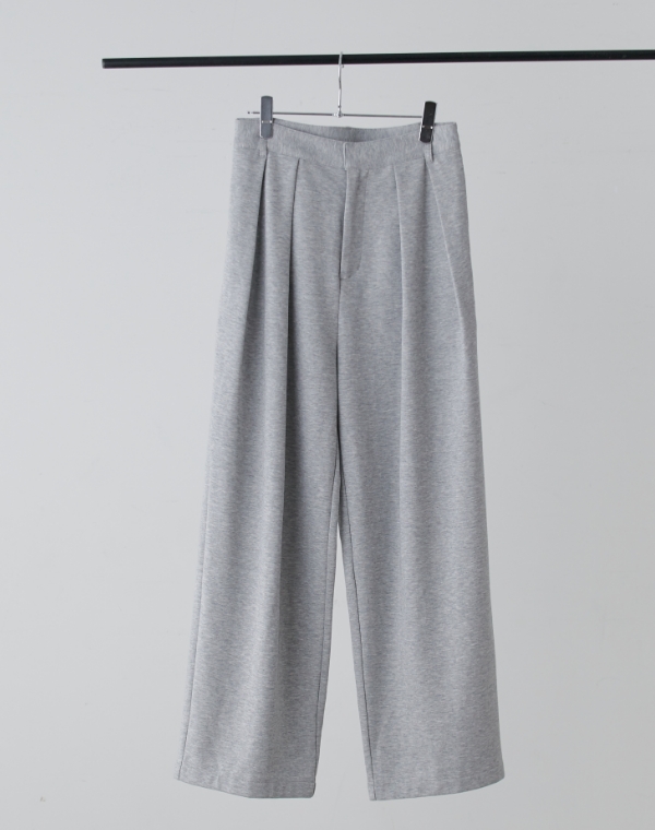 Two-Tuck Sweatpants × Natural type