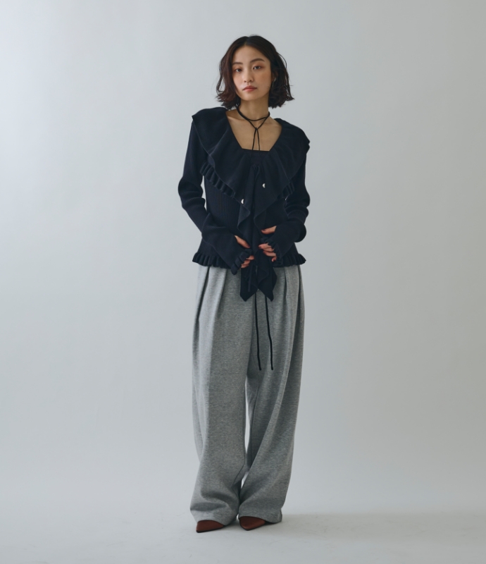 Two-Tuck Sweatpants MODEL2