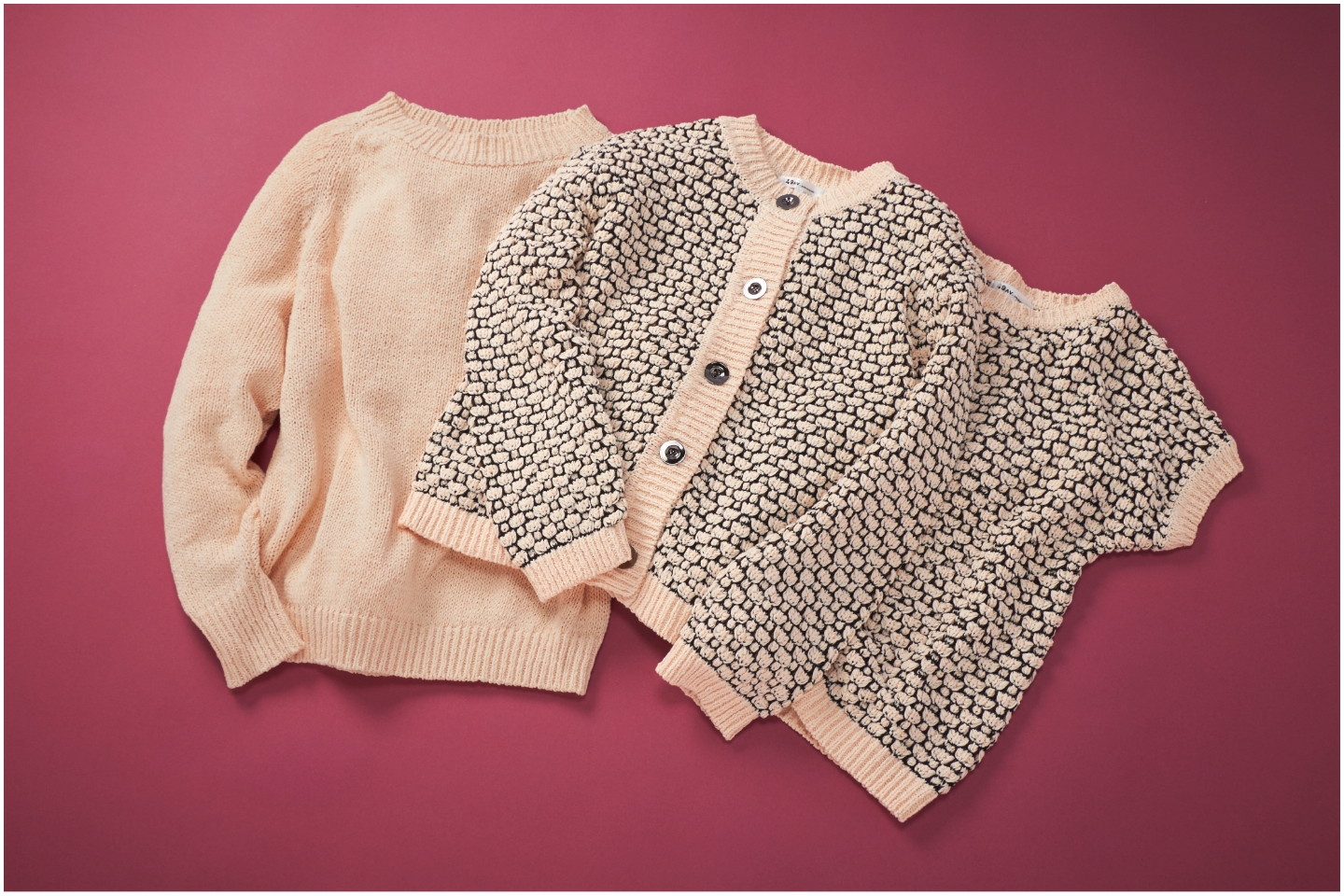 PINKのエレガントニットの写真