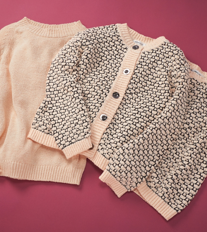 PINKのエレガントニットの写真