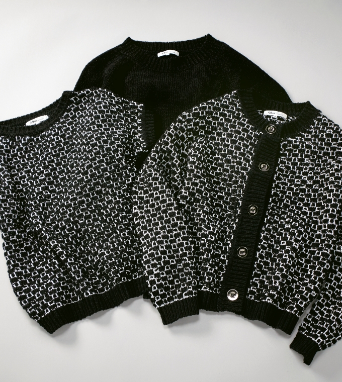 BLACKのエレガントニットの写真