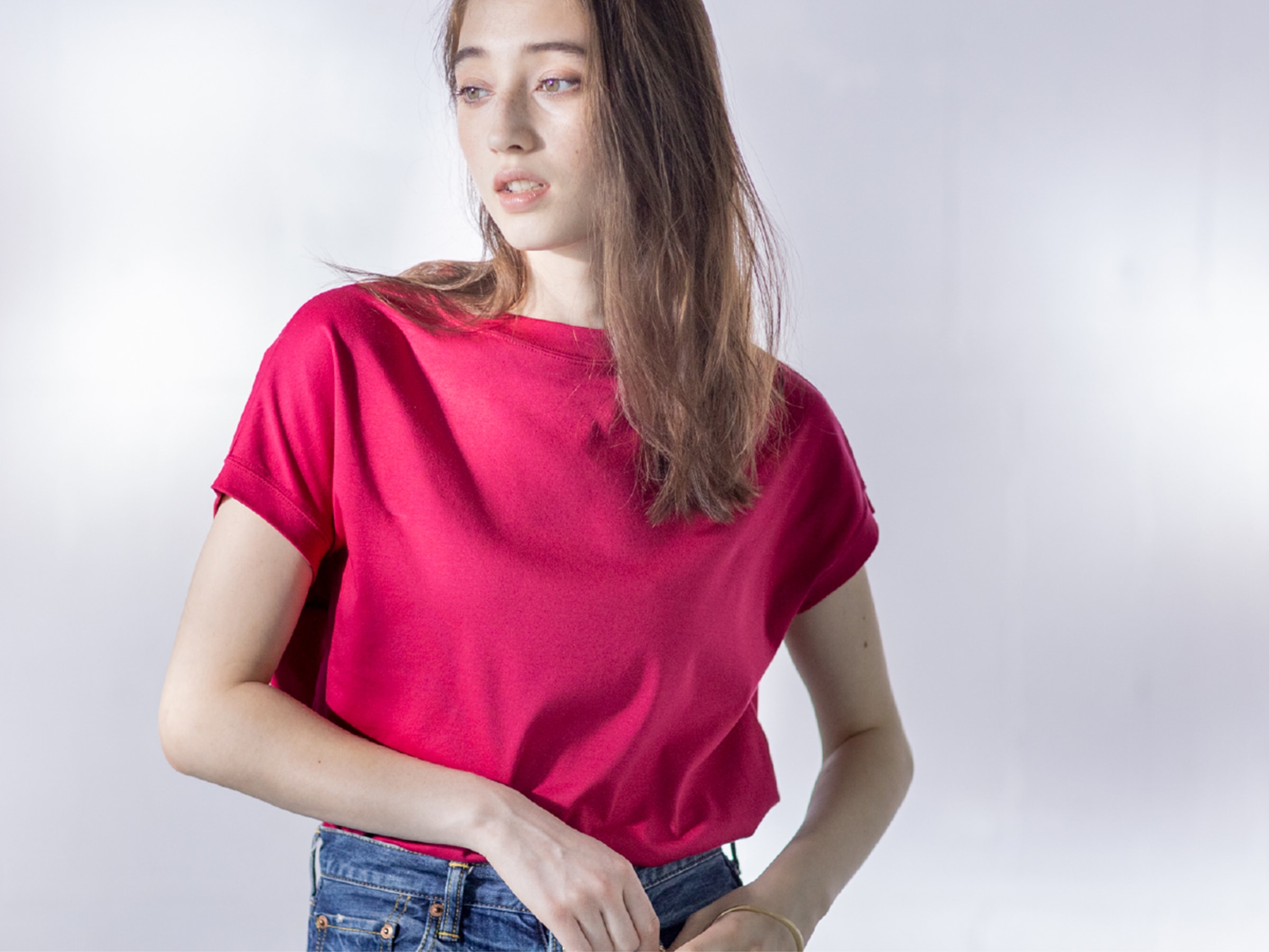 MOCK  NECK  T-SHIRT #Red model01