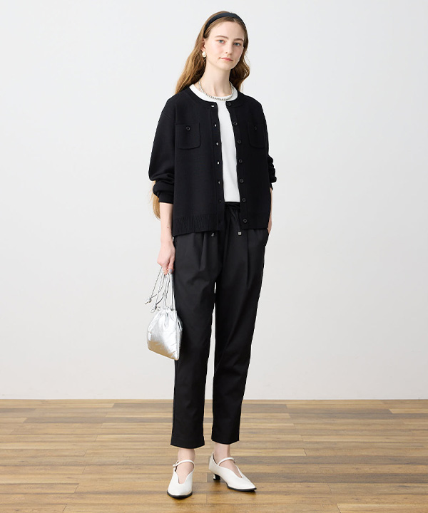 洗練感を引き立てる万能ブラックのスタイリング画像