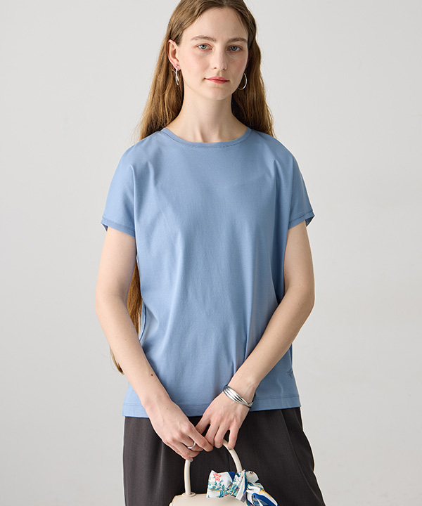 チュール使いTシャツのスタイリング