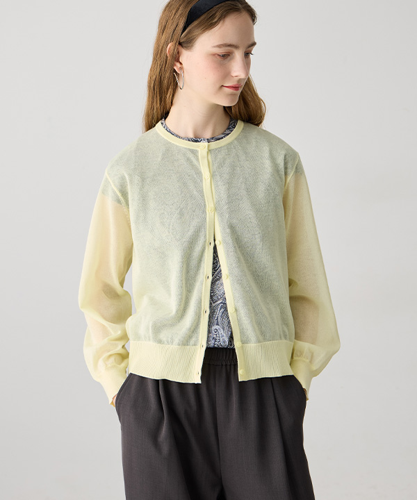 シアーカーディガンのスタイリング