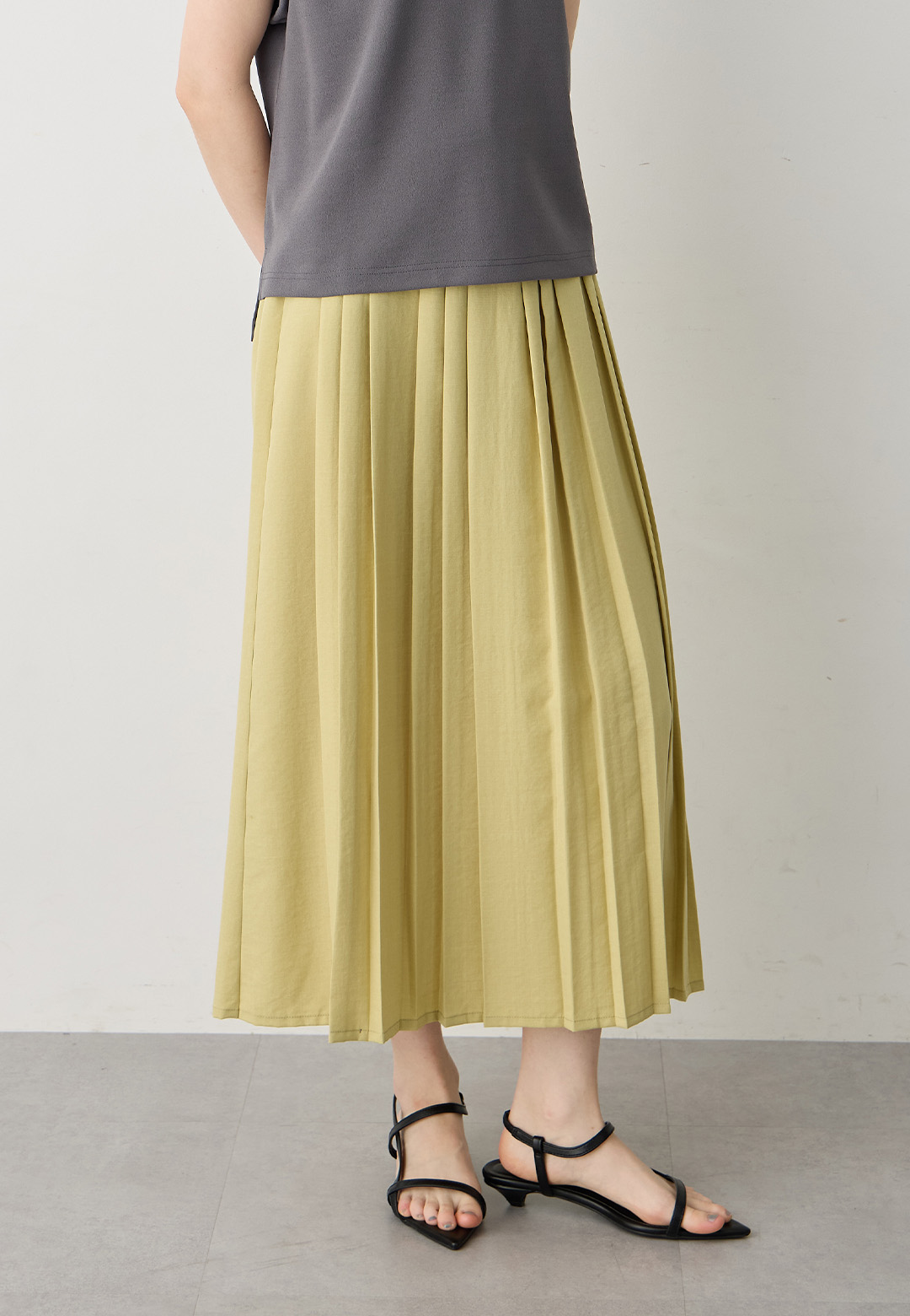 プリーツスカートのスタイリング2